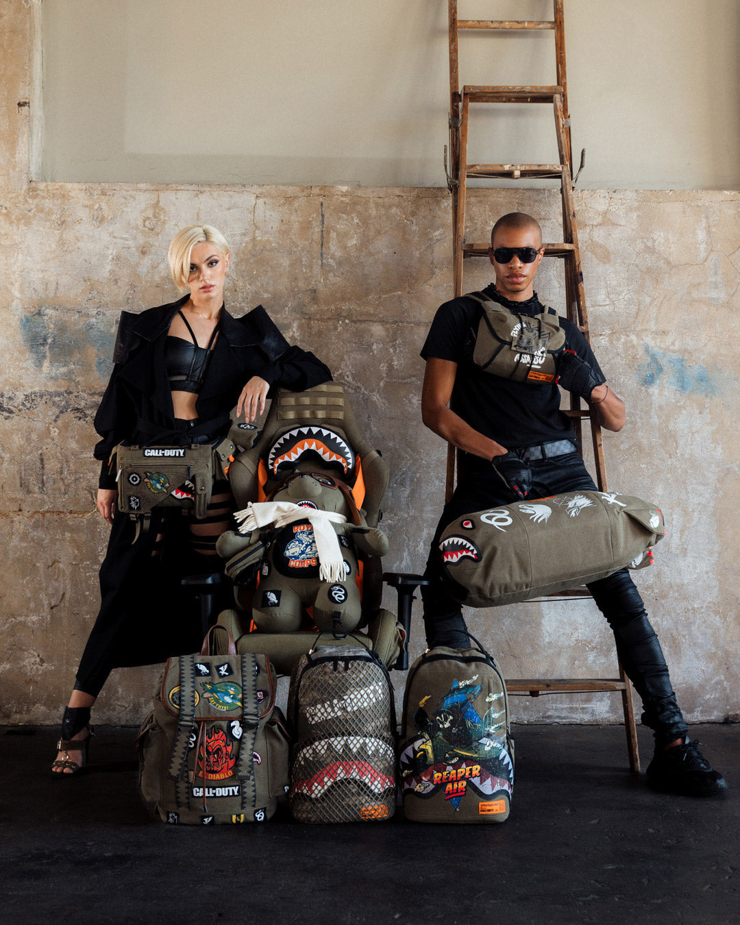 CALL OF DUTY NEVER BACK DOWN CROSSBODY